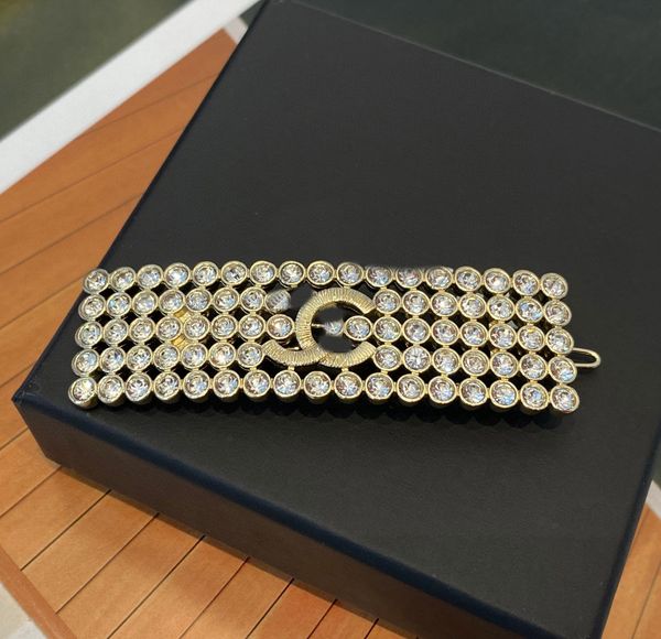2023 luxury quality charm hair clipper with all diamond in 5 lines design and 18k gold plated have box stamp ps7894a, Golden
2023 luxury quality charm hair clipper with all diamond in 5 lines design and 18k gold plated have box stamp ps7894a, Golden