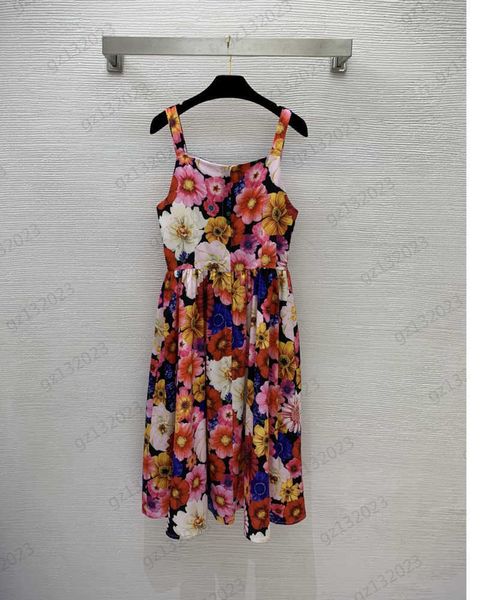 designer dresses custom resort style single breasted design sleeveless suspender dress mid-length style large hemline press pleated design s, Black;gray
designer dresses custom resort style single breasted design sleeveless suspender dress mid-length style large hemline press pleated design s, Black;gray