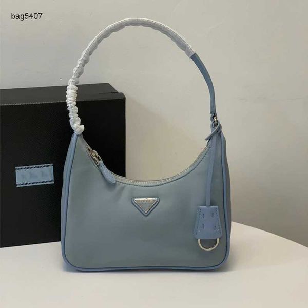 new fashion bag 65% manufacturers direct retail wholesalenew women's handheld nylon kendou same underarm high end contact customer serv
new fashion bag 65% manufacturers direct retail wholesalenew women's handheld nylon kendou same underarm high end contact customer serv