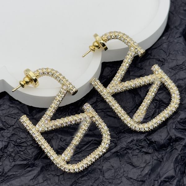 2023 earrings designer for women stud luxury gold heart shape valentinoity pearl crystal gold double v letter jewelry classic kh4e, Golden;silver
2023 earrings designer for women stud luxury gold heart shape valentinoity pearl crystal gold double v letter jewelry classic kh4e, Golden;silver