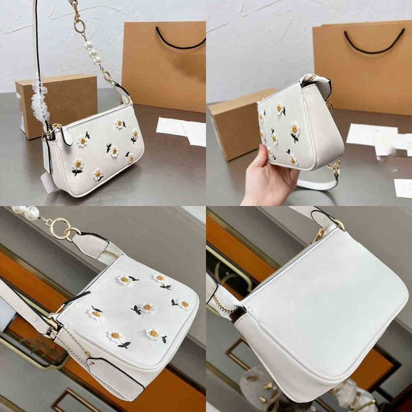 cbag evening bags totes summer vintage pearl chain women handbag shoulder leather designer crossbody embroidered three-dimensional flowers p
cbag evening bags totes summer vintage pearl chain women handbag shoulder leather designer crossbody embroidered three-dimensional flowers p
