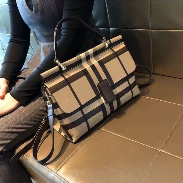 2023 new genuine leather boston tote large capacity ladies shoulder bag versatile pillow plaid crossbody bag
2023 new genuine leather boston tote large capacity ladies shoulder bag versatile pillow plaid crossbody bag