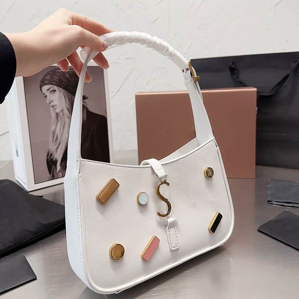 luxury women badge underarm bag large capacity zipper outdoor shoulder bag leather quilted cross body bag gold hardware card holder designer
luxury women badge underarm bag large capacity zipper outdoor shoulder bag leather quilted cross body bag gold hardware card holder designer