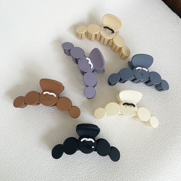 designer letter hair clip barrette frosted material round classic style for charm women&girls hair claw fashion hairpin fashion accessory hi, Golden;silver
designer letter hair clip barrette frosted material round classic style for charm women&girls hair claw fashion hairpin fashion accessory hi, Golden;silver