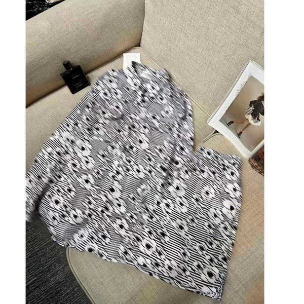 23ss women short sets womens designer clothing fringe lapel logo flower printed long sleeve shirt elastic waist trousers set women clothes a, White
23ss women short sets womens designer clothing fringe lapel logo flower printed long sleeve shirt elastic waist trousers set women clothes a, White