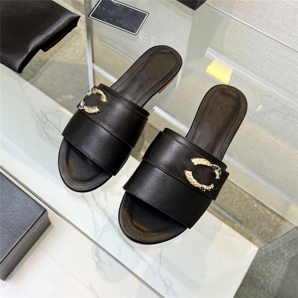 fashion slippers 2023 channel luxury design summer men flat women slope heel leather rubber letter logo casual sandals 07-03, Black
fashion slippers 2023 channel luxury design summer men flat women slope heel leather rubber letter logo casual sandals 07-03, Black
