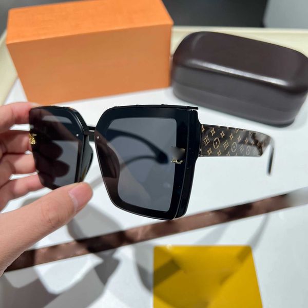 2022 new personality street p anti ultraviolet glasses fashion sunglasses men, White;black
2022 new personality street p anti ultraviolet glasses fashion sunglasses men, White;black