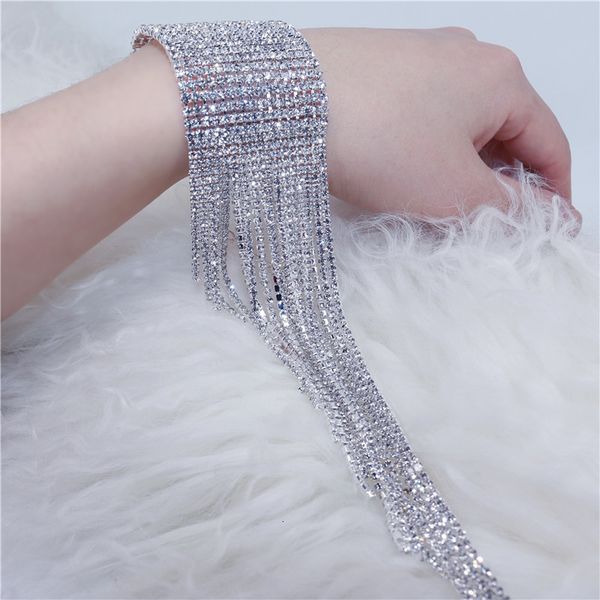 charm bracelets fashion full bracelet hand jewelry bridal shiny long tassel crystal bracelets bangles wedding jewellery 230425, Golden;silver
charm bracelets fashion full bracelet hand jewelry bridal shiny long tassel crystal bracelets bangles wedding jewellery 230425, Golden;silver