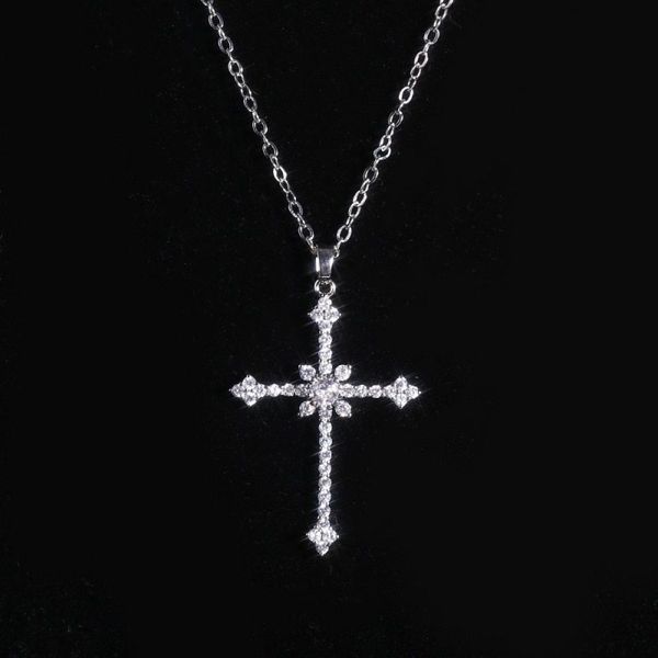 pendant necklaces 1pcs imitation white gold necklace ladies cold wind full of diamonds star shining cross pendant jewelry 230425, Silver
pendant necklaces 1pcs imitation white gold necklace ladies cold wind full of diamonds star shining cross pendant jewelry 230425, Silver