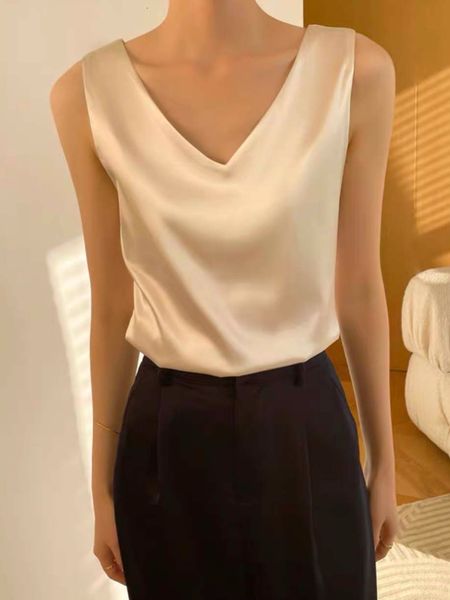 camisoles tanks white silk women summer camisole elegant temperament tank women spring and summer vest office lady v-neck halter 230426, Black;white
camisoles tanks white silk women summer camisole elegant temperament tank women spring and summer vest office lady v-neck halter 230426, Black;white