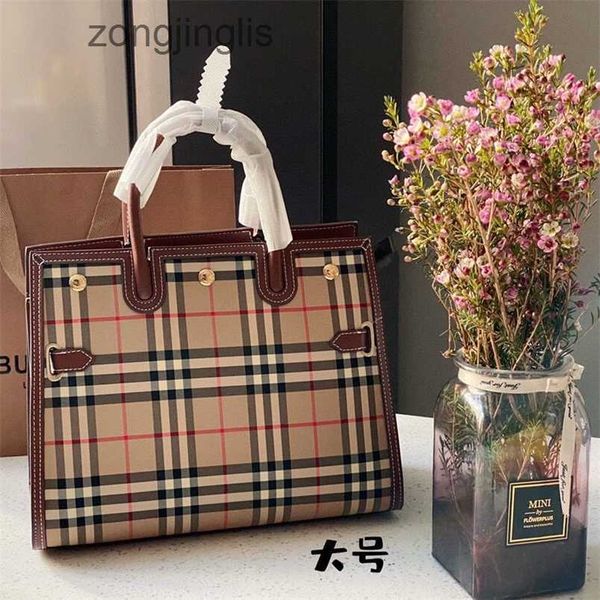 summer fashion hands outlet handbags designer spring new burbrerys new tote 2023 versatile lattice handbag larg tdp9
summer fashion hands outlet handbags designer spring new burbrerys new tote 2023 versatile lattice handbag larg tdp9