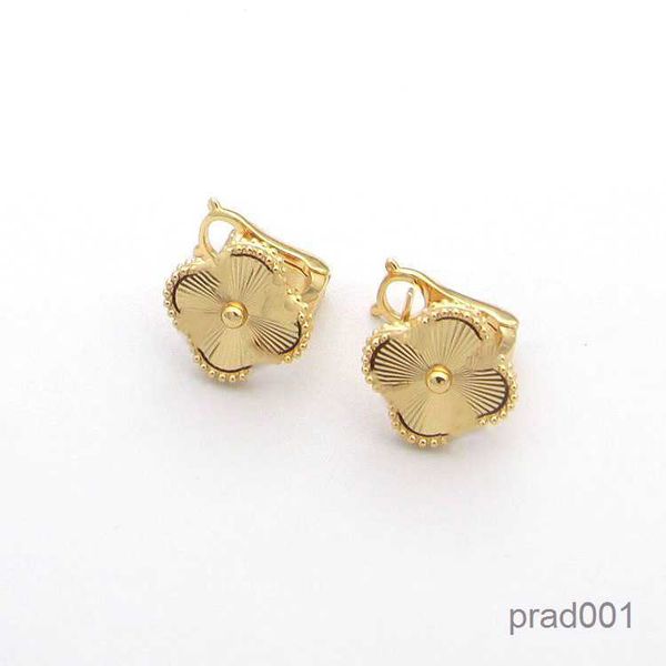 charm stud earrings designer for womens luxury jewellery orecchini vc threeflowers three drill earrings four leaf flowers gold carving, Golden
charm stud earrings designer for womens luxury jewellery orecchini vc threeflowers three drill earrings four leaf flowers gold carving, Golden