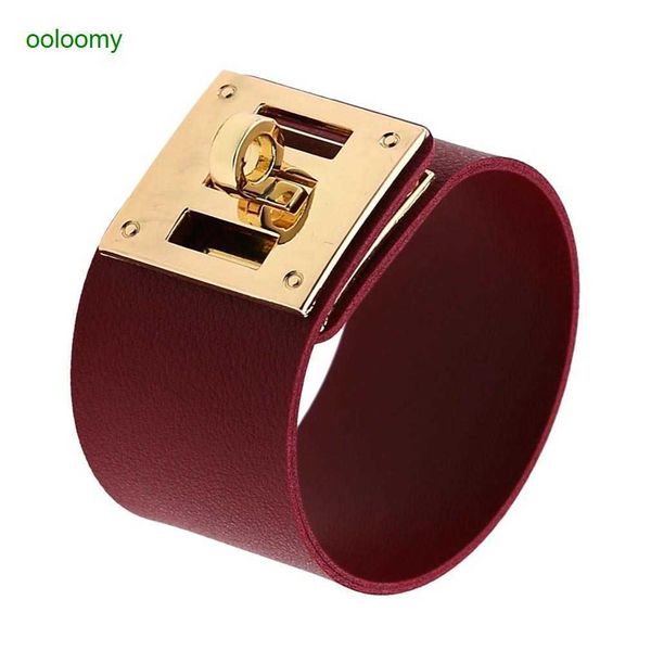 hemres designer bracelet trendy korean version wide leather couple cool feeling fashion bracelet simple and rotatable alloy clasp j0ba, Black
hemres designer bracelet trendy korean version wide leather couple cool feeling fashion bracelet simple and rotatable alloy clasp j0ba, Black