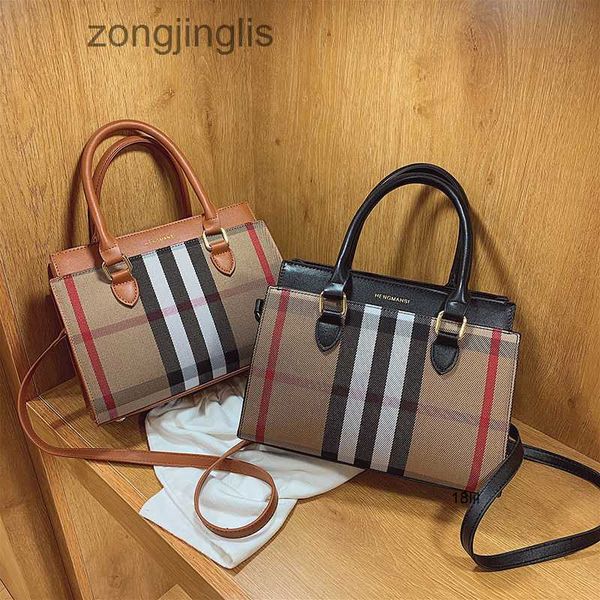 designer fashion tote hands burbrerys outlet handbags lianhong new woman yi kong genuinelight high appearance 2023 lattice tote foreign styl
designer fashion tote hands burbrerys outlet handbags lianhong new woman yi kong genuinelight high appearance 2023 lattice tote foreign styl