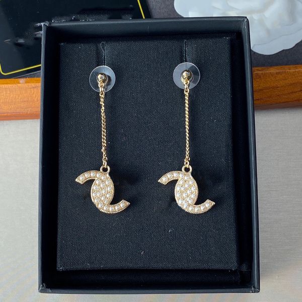 fashion designer c earring luxury stud earing brand women jewelry metal letter ccity crystal pearl gold earrings cjeweler woman gift orecchi, Golden;silver
fashion designer c earring luxury stud earing brand women jewelry metal letter ccity crystal pearl gold earrings cjeweler woman gift orecchi, Golden;silver