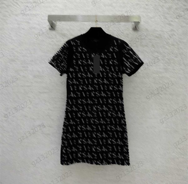 brand dresses luxury letters ironing drill decoration crewneck short sleeve dress custom roman cotton fabric slim-fit version fashion joker, Black;gray
brand dresses luxury letters ironing drill decoration crewneck short sleeve dress custom roman cotton fabric slim-fit version fashion joker, Black;gray