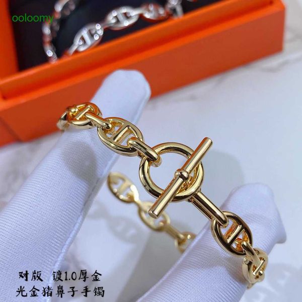 hemres designer bracelet v gold plated mijin letter pig nose bracelet small design light luxury golden female b4y8, Black
hemres designer bracelet v gold plated mijin letter pig nose bracelet small design light luxury golden female b4y8, Black