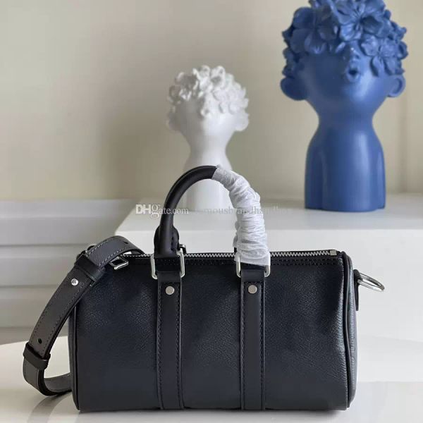 designer tote bag luxury shoulder bags 10a mirror quality cowhide mens crossbody bag with box l300
designer tote bag luxury shoulder bags 10a mirror quality cowhide mens crossbody bag with box l300