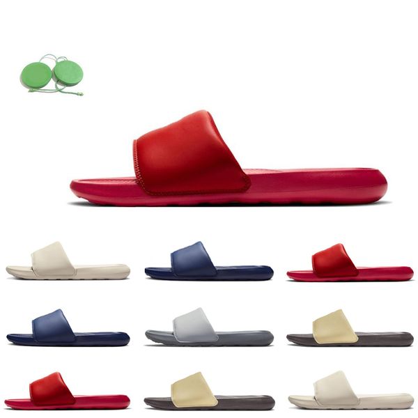 2023 vict ori men women slippers designer slipper slides luxury sandals triple white midnnight navy wheat grey fog mens womens slide flat pl, Black
2023 vict ori men women slippers designer slipper slides luxury sandals triple white midnnight navy wheat grey fog mens womens slide flat pl, Black