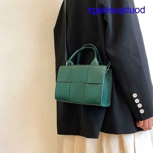 luxury bottegss venetss arco evening bags online store women's temperament lingge handheld 2023 fashion tote new summer versatile with
luxury bottegss venetss arco evening bags online store women's temperament lingge handheld 2023 fashion tote new summer versatile with