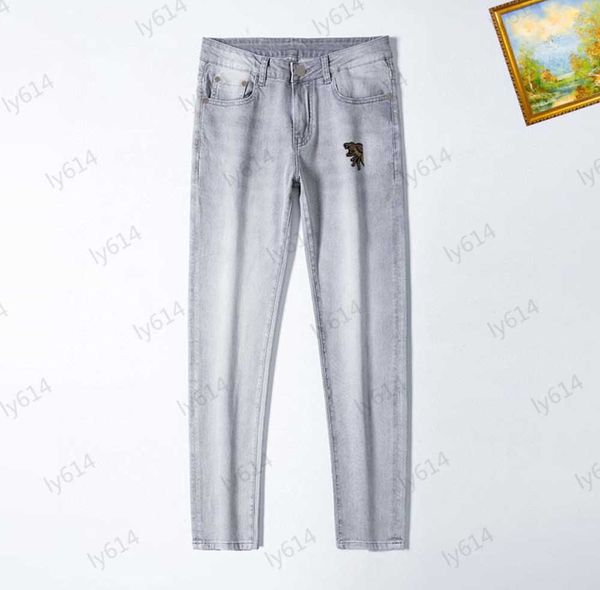 fashion jeans brand logo decoration medium multi-pocket casual jeans simple designer regular version joker trousers mens jeans 1970, Blue
fashion jeans brand logo decoration medium multi-pocket casual jeans simple designer regular version joker trousers mens jeans 1970, Blue