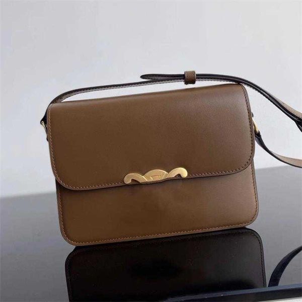 cowhide triomphe smooth bag women teen cuir handbag golden chain shopping bags lady wallet 22cm matching box
cowhide triomphe smooth bag women teen cuir handbag golden chain shopping bags lady wallet 22cm matching box