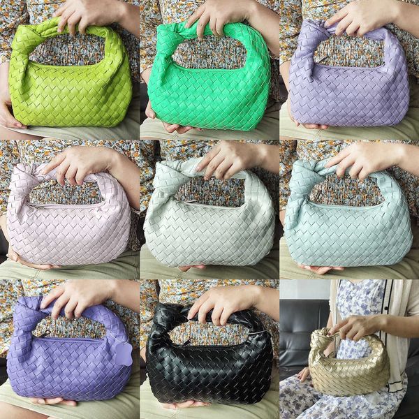shoulder bags 2023 new portable women s bag hand woven bag designer handbag cloud tote 230426
shoulder bags 2023 new portable women s bag hand woven bag designer handbag cloud tote 230426