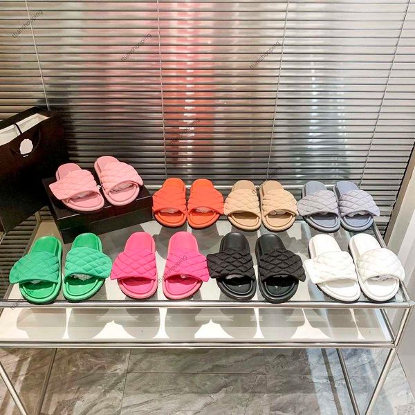 2023 summer style ringer slippers muffin thick-bottomed bread slippers women's one line with casual height-raising sandals outside wear, Black
2023 summer style ringer slippers muffin thick-bottomed bread slippers women's one line with casual height-raising sandals outside wear, Black