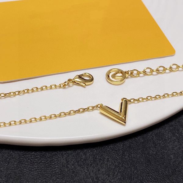 fashion women pendant necklace jewelry with logo classic 18k golden women chain girl valentines day jewelry, Silver
fashion women pendant necklace jewelry with logo classic 18k golden women chain girl valentines day jewelry, Silver