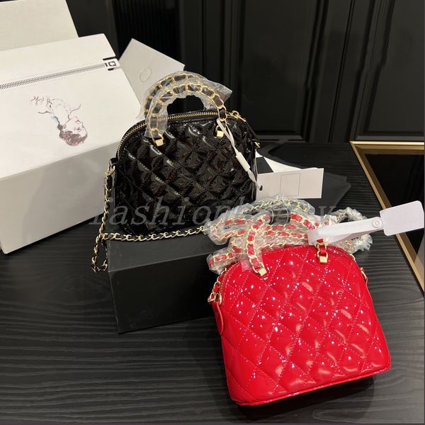 designer bag fashion lacquer leather shiny face bag women one shoulder shell bag metal logo decoration
designer bag fashion lacquer leather shiny face bag women one shoulder shell bag metal logo decoration