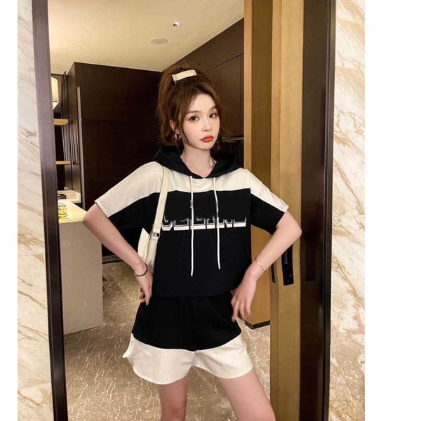 23ss womens tracksuits women short sets womens designer clothing navy blue splicing off-the-shoulder hoodie short style color matching short, White
23ss womens tracksuits women short sets womens designer clothing navy blue splicing off-the-shoulder hoodie short style color matching short, White