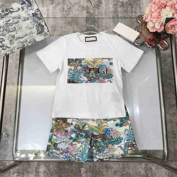2022 childrens set suit boys girls sets kids short sleeve t-shirt child designer clother sports with letter tiger flower forest cotton white
2022 childrens set suit boys girls sets kids short sleeve t-shirt child designer clother sports with letter tiger flower forest cotton white