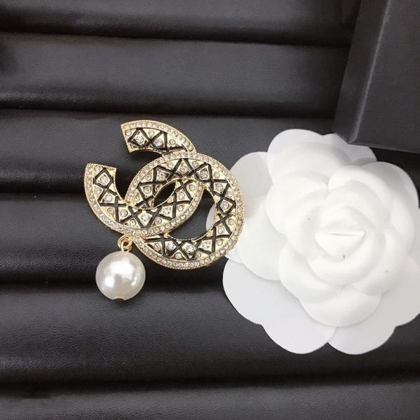 designer brooches elegant brand letter brooch letter pins for women&girls charm wedding gift jewelry accessorie, Gray
designer brooches elegant brand letter brooch letter pins for women&girls charm wedding gift jewelry accessorie, Gray