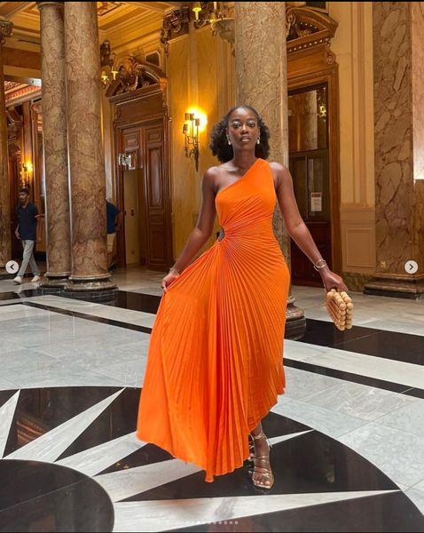 casual dresses new european and american one shoulder hollowed out pleated dress (four sided bounce), Black;gray
casual dresses new european and american one shoulder hollowed out pleated dress (four sided bounce), Black;gray