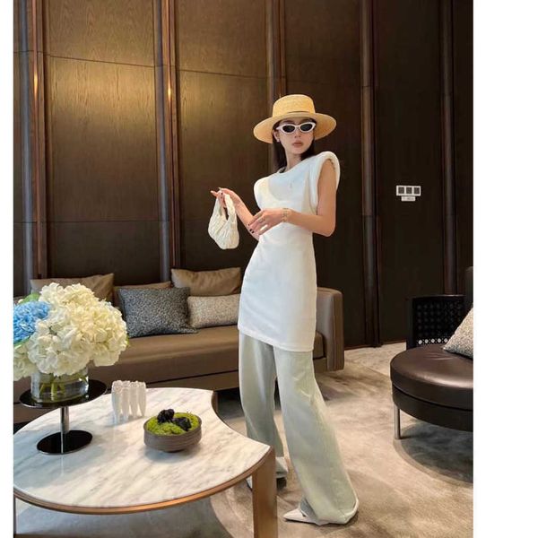 23ss womens designer clothing summer dresses women dress chest logo decoration crew neck pad shoulder sleeveless slim dress womens clothing, Black;gray
23ss womens designer clothing summer dresses women dress chest logo decoration crew neck pad shoulder sleeveless slim dress womens clothing, Black;gray