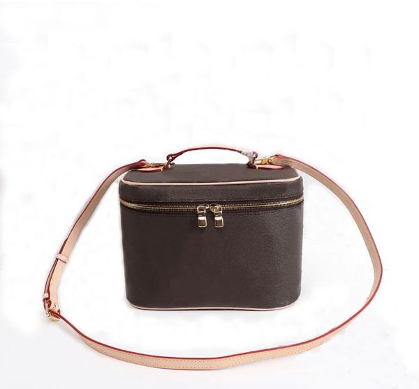 classic nice bb luxurys designers cosmetic bags fashion makeup bag to pursetoiletry makeup handbag cases purses
classic nice bb luxurys designers cosmetic bags fashion makeup bag to pursetoiletry makeup handbag cases purses