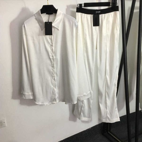 23ss designer womens home clothes set new pajamas set brand solid color matching long sleeve shirt letter webbing waist wide leg trousers su, Black;red
23ss designer womens home clothes set new pajamas set brand solid color matching long sleeve shirt letter webbing waist wide leg trousers su, Black;red