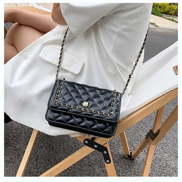 golden ball 2022 new lingge chain versatile one shoulder crossbody bag wholesale handbags 30 dollars
golden ball 2022 new lingge chain versatile one shoulder crossbody bag wholesale handbags 30 dollars