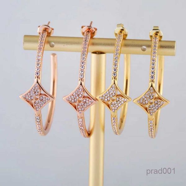 europe america fashion style lady women titanium steel engraved v initials c-shape setting full diamond hoop stud earrings 3 color, Golden;silver
europe america fashion style lady women titanium steel engraved v initials c-shape setting full diamond hoop stud earrings 3 color, Golden;silver