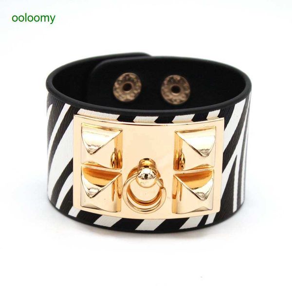 hemres designer bracelet punk style exaggerated large rivet bracelet alloy casual couple lychee pattern pu leather ye2g, Black
hemres designer bracelet punk style exaggerated large rivet bracelet alloy casual couple lychee pattern pu leather ye2g, Black