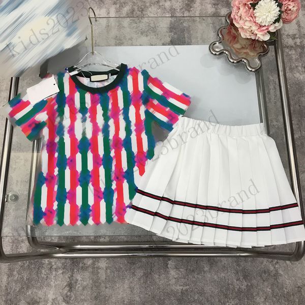 designer girls skirts sets 2023 stripe t shirts with white pleated skirts two pieces sets embroidered logo cotton t-shirt ribbon logo chiffo
designer girls skirts sets 2023 stripe t shirts with white pleated skirts two pieces sets embroidered logo cotton t-shirt ribbon logo chiffo