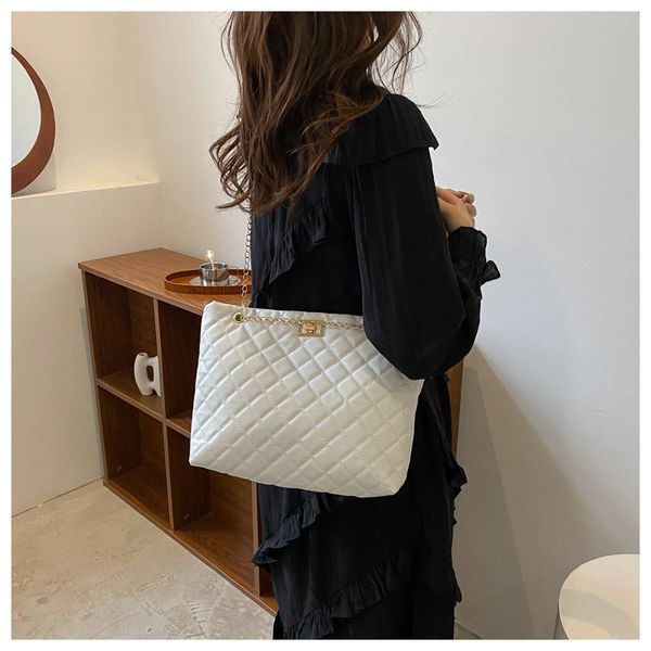luxury handbags women bags solid color pu leather chains designer large shoulder bag fashion crossbody purse for female tote
luxury handbags women bags solid color pu leather chains designer large shoulder bag fashion crossbody purse for female tote