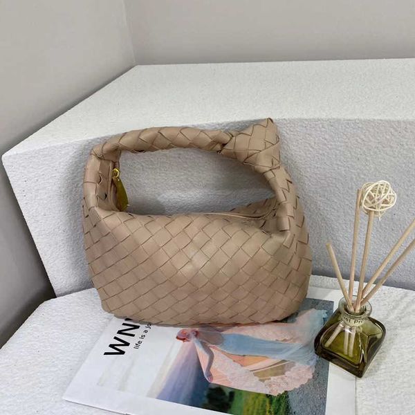 shoulder bags designer crossbody knot knitting handbag women s leather spring new cowhide cowhorn leisure dinner with cloud 230426
shoulder bags designer crossbody knot knitting handbag women s leather spring new cowhide cowhorn leisure dinner with cloud 230426