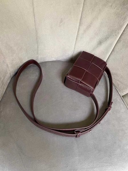 bags designer bag cassette botegas cowhide womens woven batega summer luxurys spring new one shoulder real small mini versatile messenger w8
bags designer bag cassette botegas cowhide womens woven batega summer luxurys spring new one shoulder real small mini versatile messenger w8