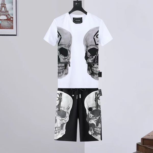 plein bear mens t shirts crystal skull tracksuit men t-shirts casual tracksuits jogger shorts sets sporting suit 14676, Gray
plein bear mens t shirts crystal skull tracksuit men t-shirts casual tracksuits jogger shorts sets sporting suit 14676, Gray
