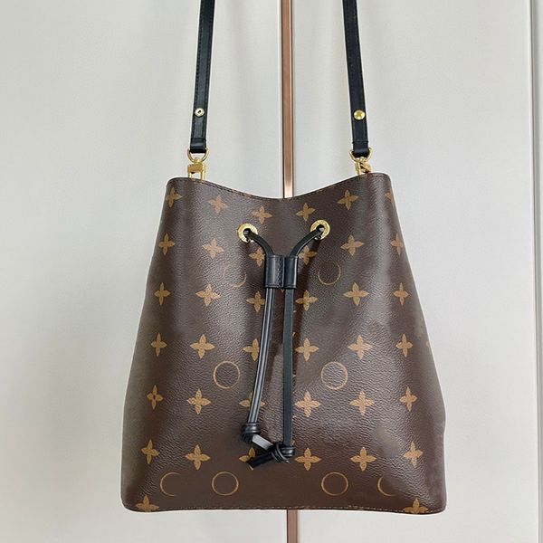 designer bag mens and womens vintage presbyopia bucket bag large capacity portable one shoulder bag classic fashion tote bag m44022
designer bag mens and womens vintage presbyopia bucket bag large capacity portable one shoulder bag classic fashion tote bag m44022