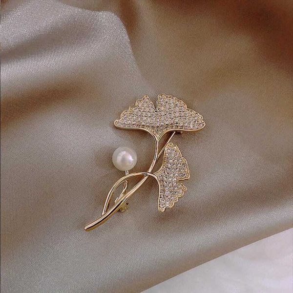 pins brooches selling brooch for women ginkgo leaf zircon brooches dresse accessory fine jewelry wholesale women's gifts w0426, Gray
pins brooches selling brooch for women ginkgo leaf zircon brooches dresse accessory fine jewelry wholesale women's gifts w0426, Gray