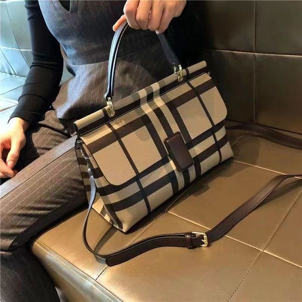 2023 new genuine leather boston tote large capacity ladies shoulder bag versatile pillow plaid crossbody bag
2023 new genuine leather boston tote large capacity ladies shoulder bag versatile pillow plaid crossbody bag