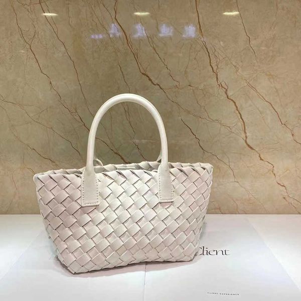 shoulder bags summer 2023 new leather woven armpit bag large capacity commuter versatile cross body single handbag 230426
shoulder bags summer 2023 new leather woven armpit bag large capacity commuter versatile cross body single handbag 230426
