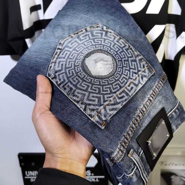 men's jeans designer lounge pants luxury medusa print wash hip hop trendy straight zipper access control ripped loose sweatpants 39-38, Blue
men's jeans designer lounge pants luxury medusa print wash hip hop trendy straight zipper access control ripped loose sweatpants 39-38, Blue